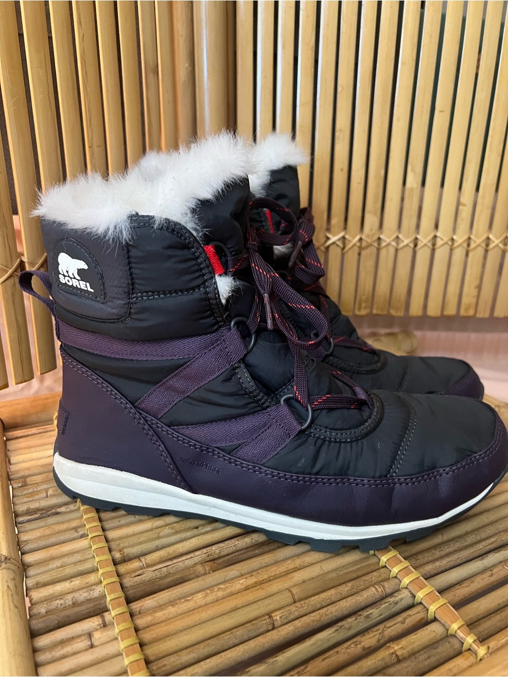 SOREL Women’s Size 9 Waterproof Winter Boots Faux Fur Black Purple